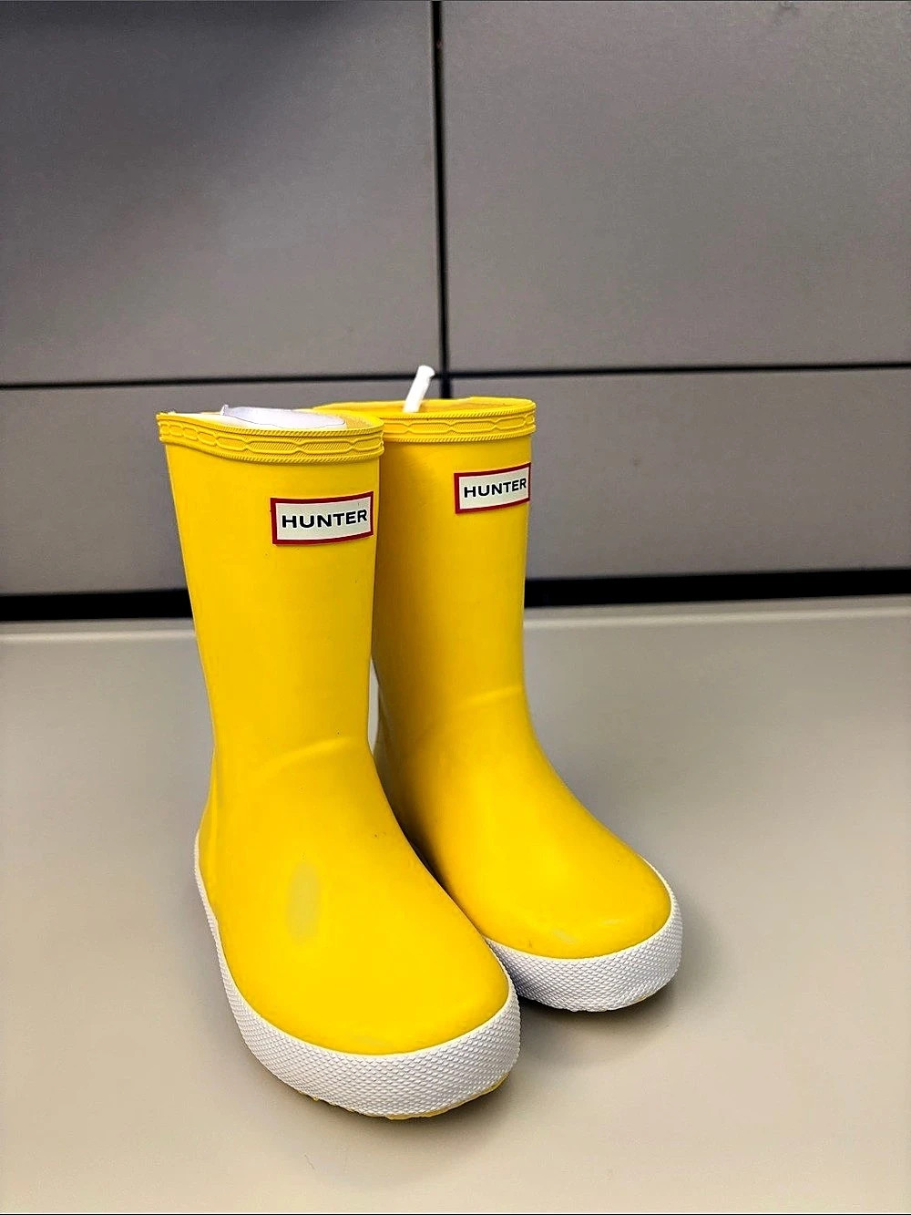 Hunter Kids First Classic Rain Boots Yellow & White Girls Size 10